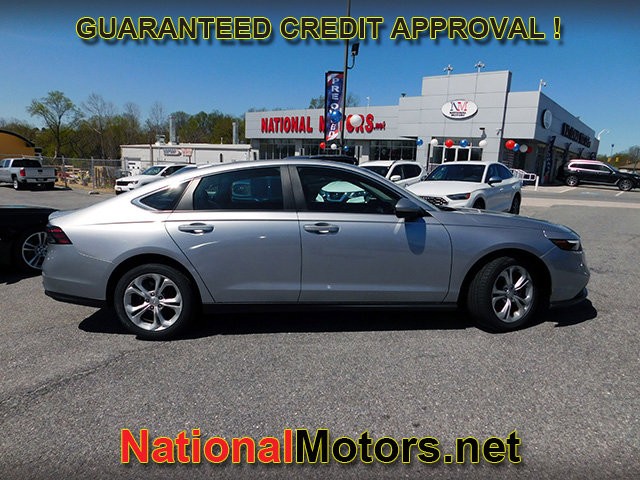 Honda Accord Sedan Vehicle Full-screen Gallery Image 04