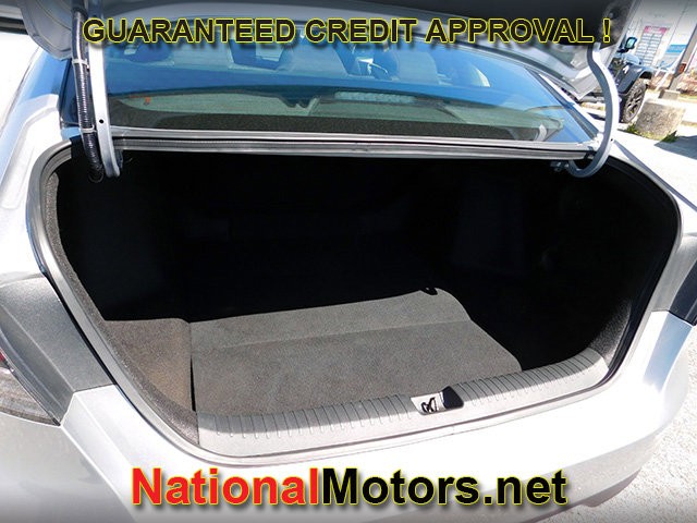 Honda Accord Sedan Vehicle Full-screen Gallery Image 06