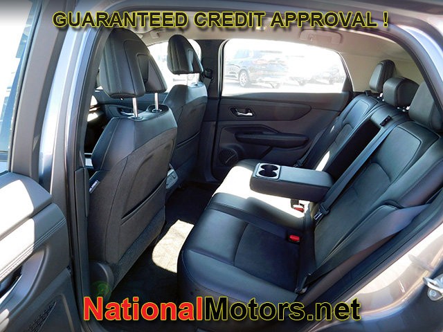 Nissan ARIYA Vehicle Full-screen Gallery Image 11