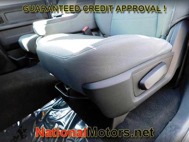 Ram 1500 Classic Vehicle Full-screen Gallery Image 16