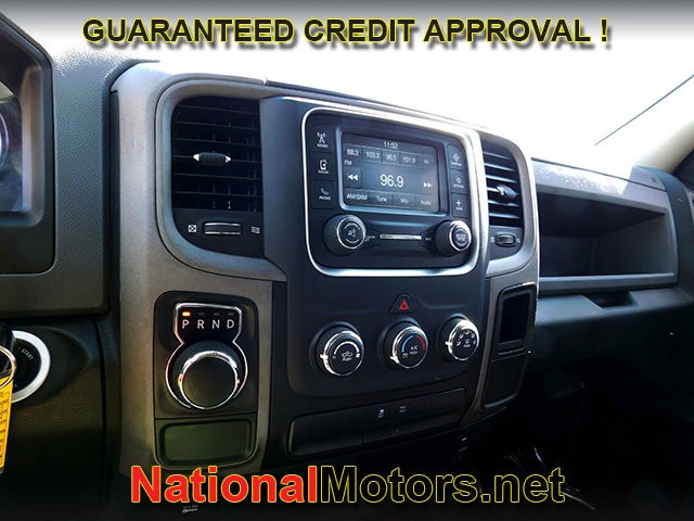 Ram 1500 Classic Vehicle Full-screen Gallery Image 17