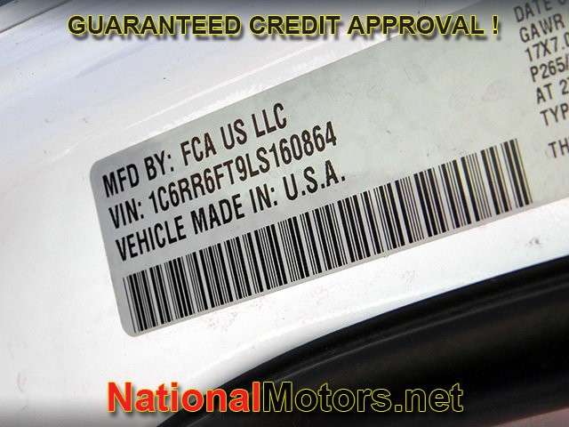 Ram 1500 Classic Vehicle Full-screen Gallery Image 24