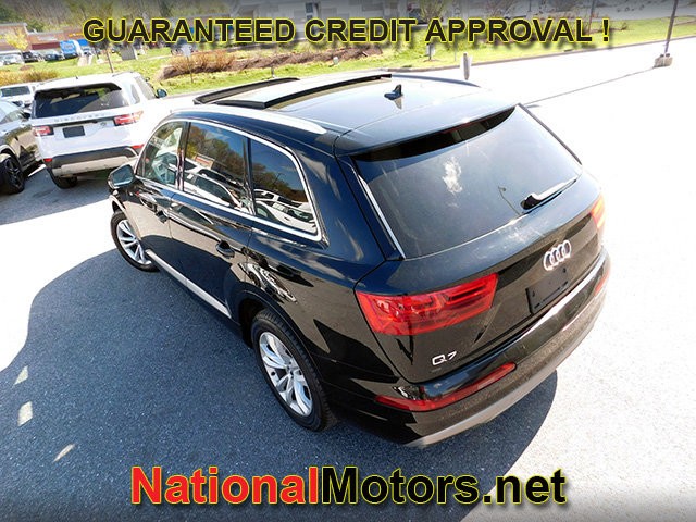 Audi Q7 Vehicle Full-screen Gallery Image 06