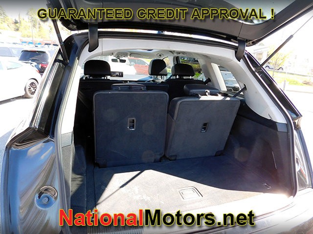Audi Q7 Vehicle Full-screen Gallery Image 08