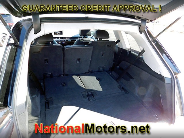 Audi Q7 Vehicle Full-screen Gallery Image 10