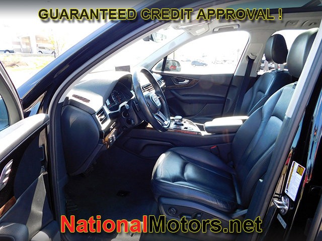 Audi Q7 Vehicle Full-screen Gallery Image 18