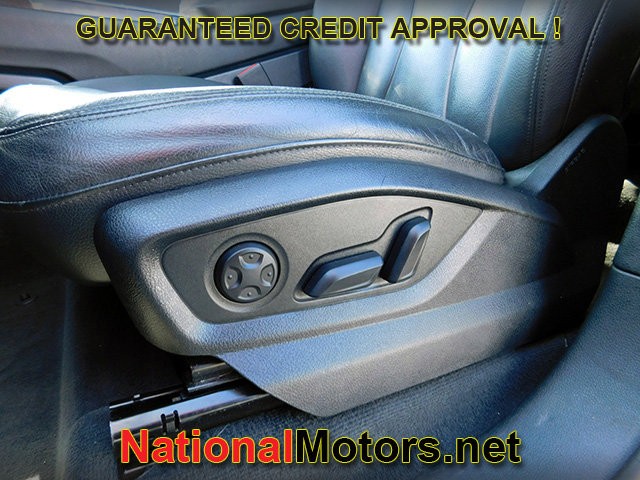 Audi Q7 Vehicle Full-screen Gallery Image 19