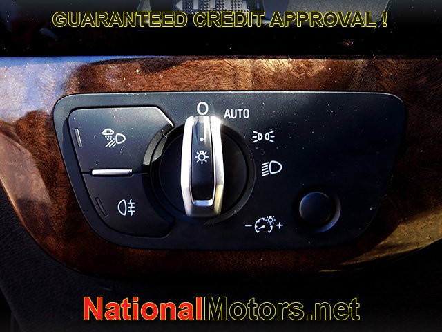 Audi Q7 Vehicle Full-screen Gallery Image 25