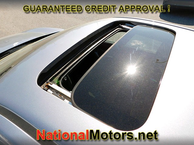 Honda Civic Si Coupe Vehicle Full-screen Gallery Image 12