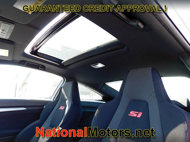 Honda Civic Si Coupe Vehicle Full-screen Gallery Image 13