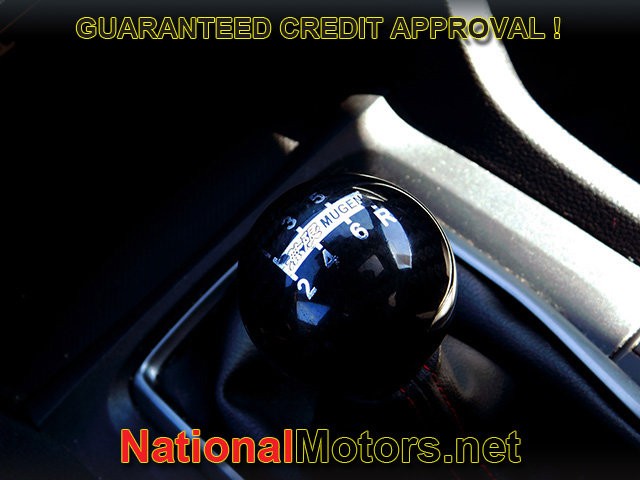 Honda Civic Si Coupe Vehicle Full-screen Gallery Image 17