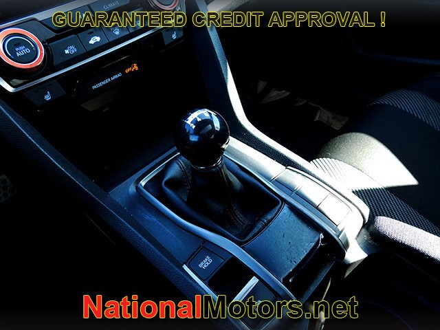 Honda Civic Si Coupe Vehicle Full-screen Gallery Image 18