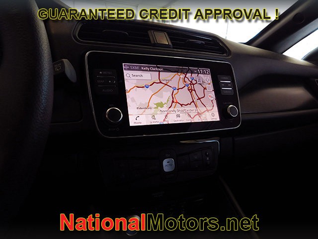 Nissan LEAF Vehicle Full-screen Gallery Image 11