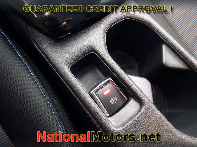 Nissan LEAF Vehicle Full-screen Gallery Image 15