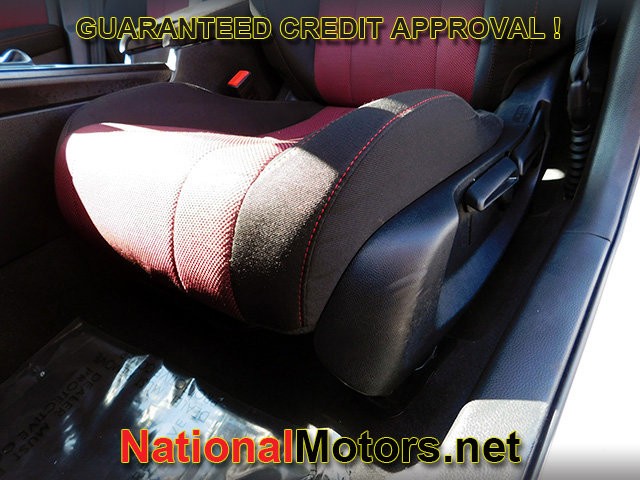 Honda Civic Si Vehicle Full-screen Gallery Image 13