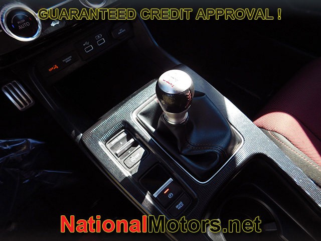 Honda Civic Si Vehicle Full-screen Gallery Image 18