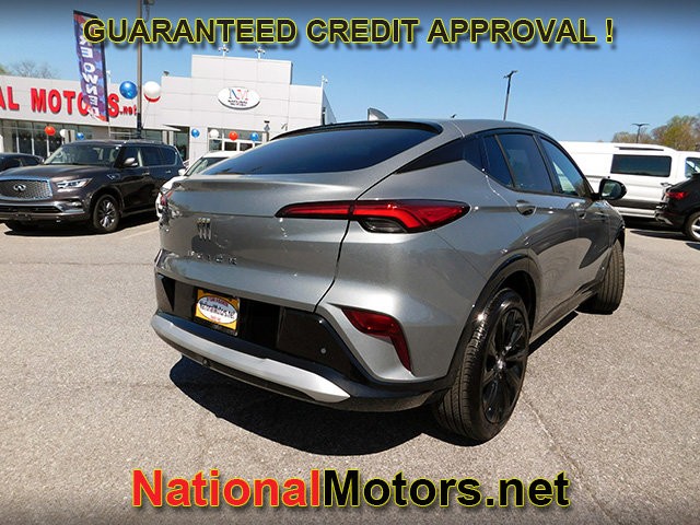 Buick Envista Vehicle Full-screen Gallery Image 05