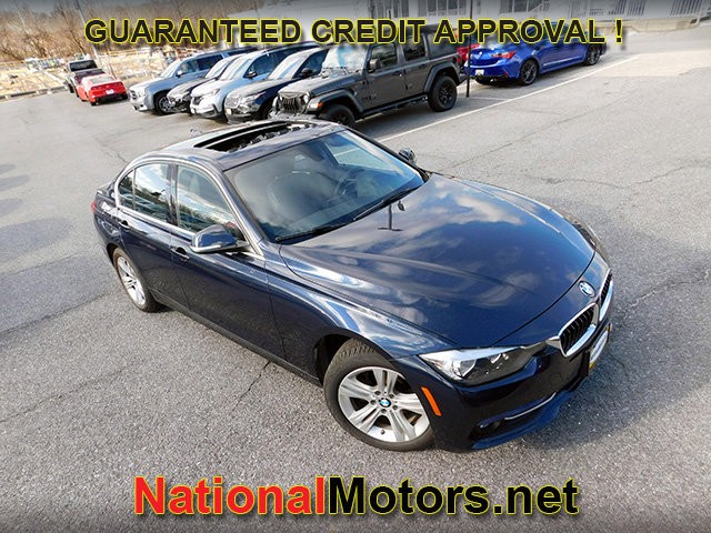 BMW 3 Series Vehicle Full-screen Gallery Image 02