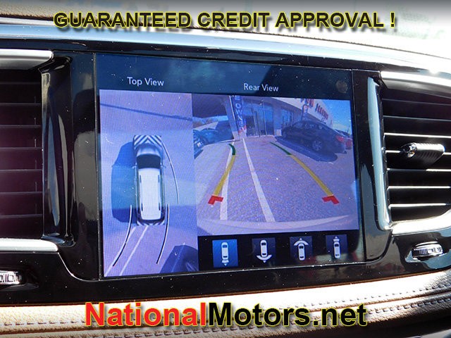 Chrysler Pacifica Vehicle Full-screen Gallery Image 23