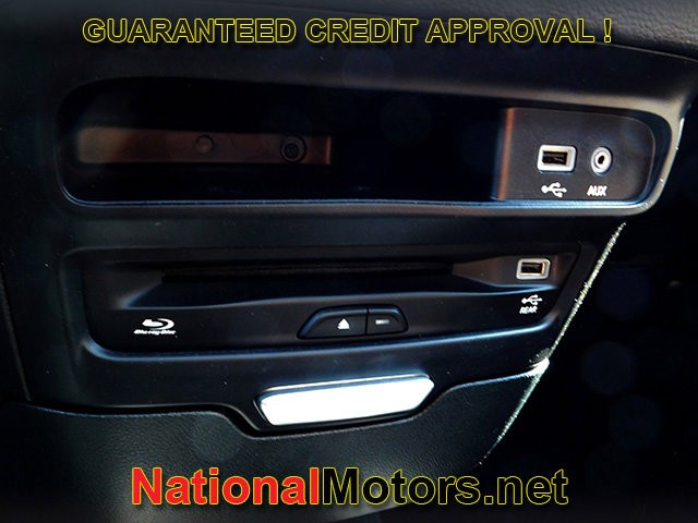 Chrysler Pacifica Vehicle Full-screen Gallery Image 25