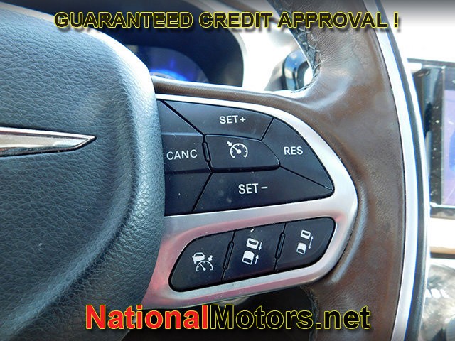 Chrysler Pacifica Vehicle Full-screen Gallery Image 26