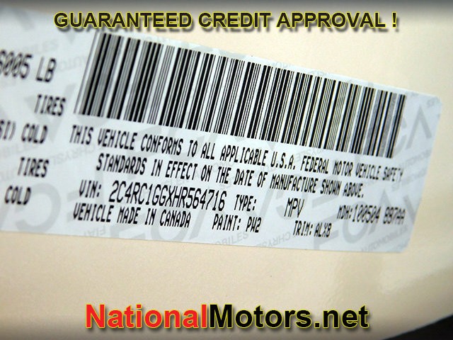 Chrysler Pacifica Vehicle Full-screen Gallery Image 32