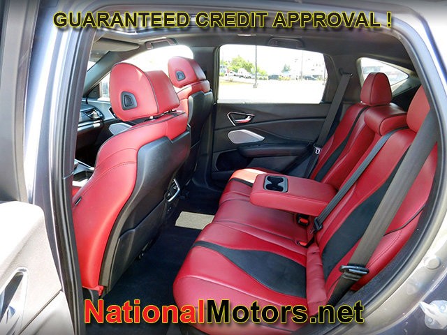 Acura RDX Vehicle Full-screen Gallery Image 11