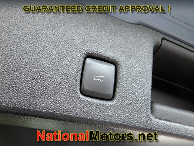 Ford Escape Vehicle Full-screen Gallery Image 07