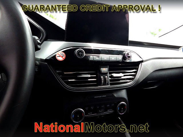 Ford Escape Vehicle Full-screen Gallery Image 14