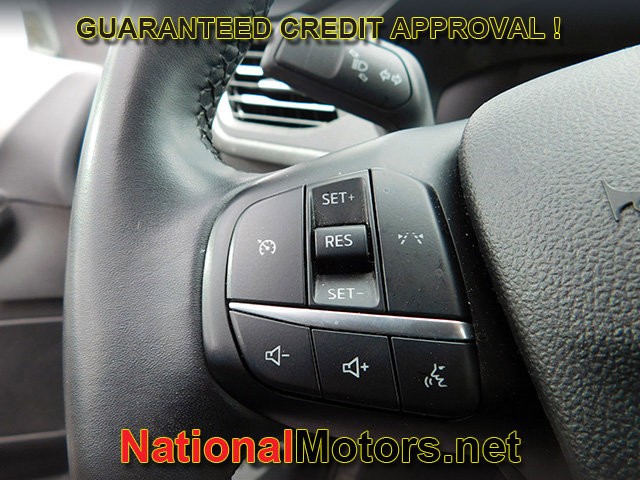 Ford Escape Vehicle Full-screen Gallery Image 18