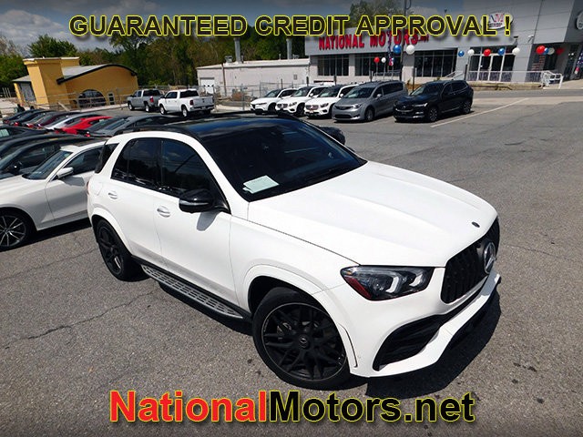Mercedes-Benz GLE Vehicle Full-screen Gallery Image 02