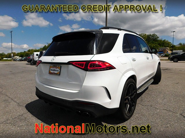 Mercedes-Benz GLE Vehicle Full-screen Gallery Image 04