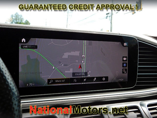 Mercedes-Benz GLE Vehicle Full-screen Gallery Image 16