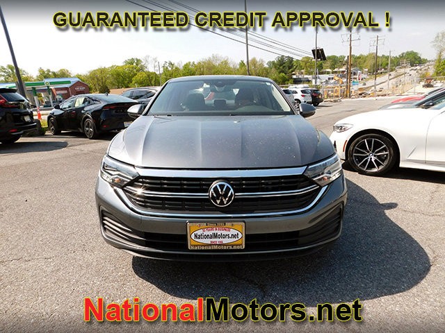 Volkswagen Jetta Vehicle Full-screen Gallery Image 03