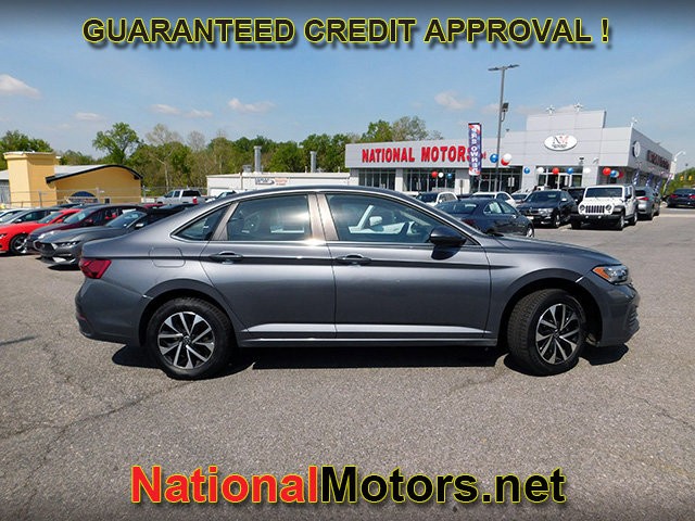 Volkswagen Jetta Vehicle Full-screen Gallery Image 04