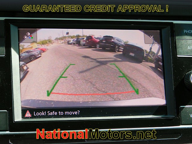 Volkswagen Jetta Vehicle Full-screen Gallery Image 15