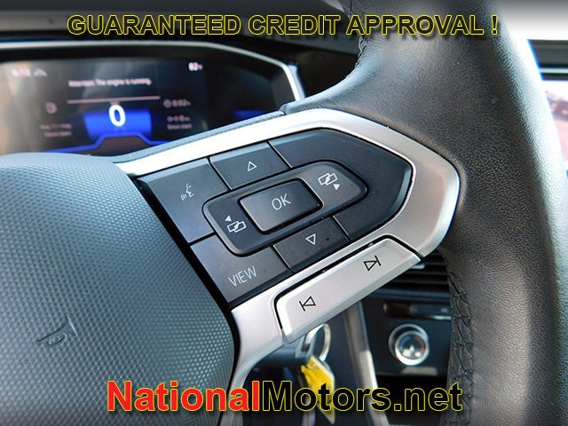 Volkswagen Jetta Vehicle Full-screen Gallery Image 18