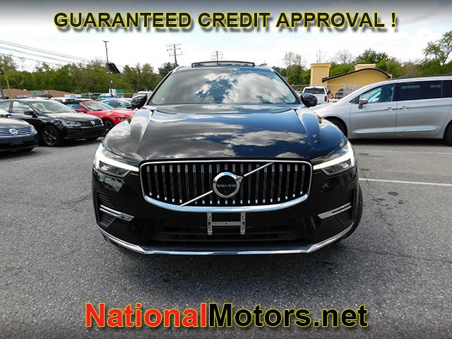 Volvo XC60 Vehicle Full-screen Gallery Image 03