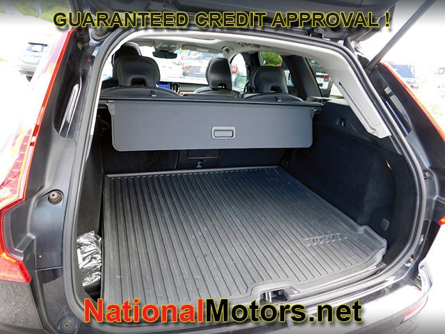 Volvo XC60 Vehicle Full-screen Gallery Image 07