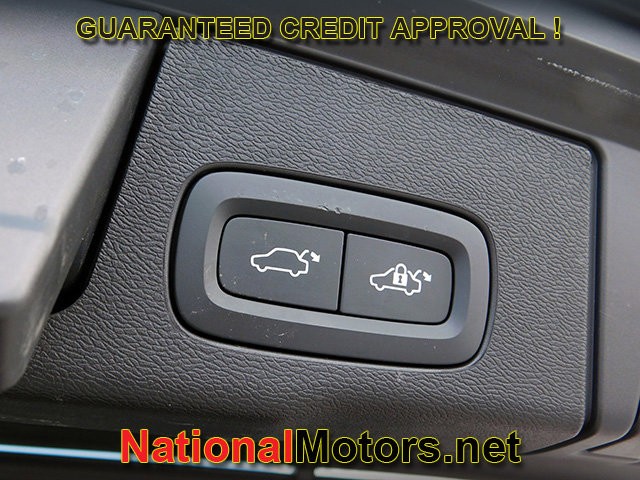 Volvo XC60 Vehicle Full-screen Gallery Image 08