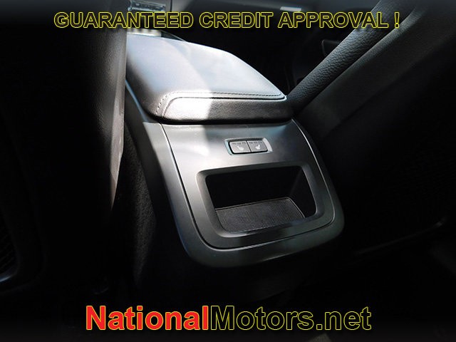 Volvo XC60 Vehicle Full-screen Gallery Image 13