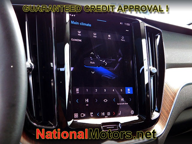 Volvo XC60 Vehicle Full-screen Gallery Image 20