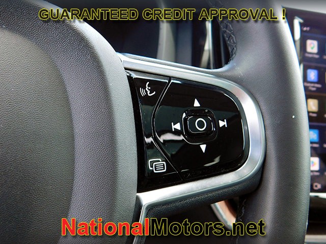 Volvo XC60 Vehicle Full-screen Gallery Image 24