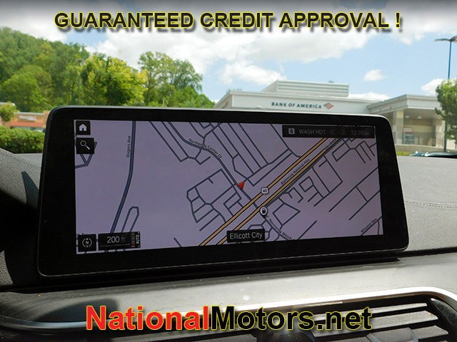 BMW 5 Series Vehicle Full-screen Gallery Image 22