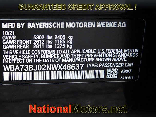 BMW 5 Series Vehicle Full-screen Gallery Image 29