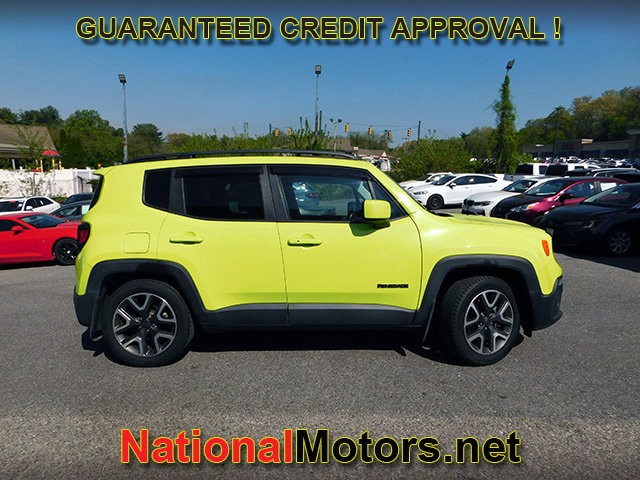 Jeep Renegade Vehicle Full-screen Gallery Image 03