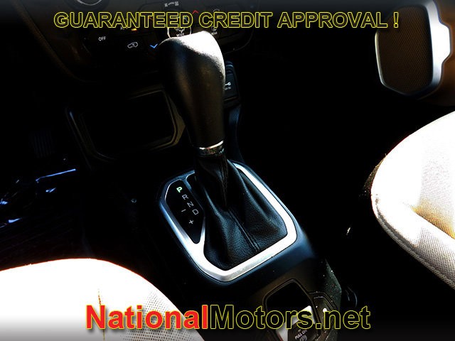 Jeep Renegade Vehicle Full-screen Gallery Image 15