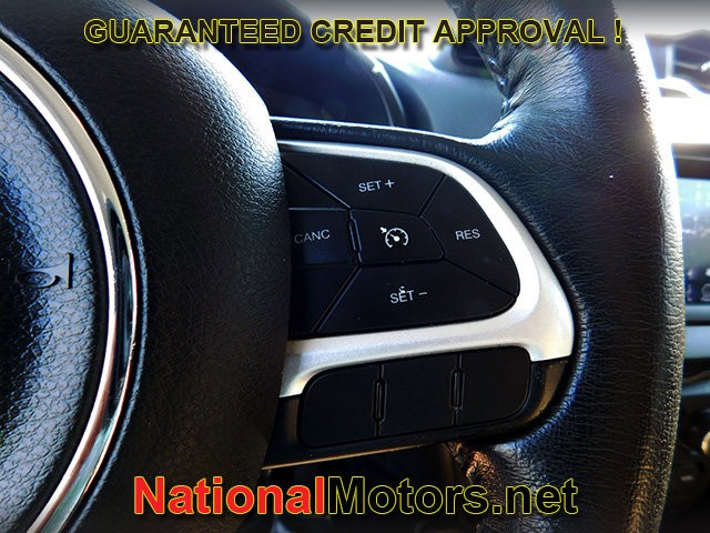 Jeep Renegade Vehicle Full-screen Gallery Image 16