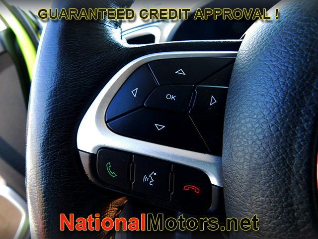 Jeep Renegade Vehicle Full-screen Gallery Image 17