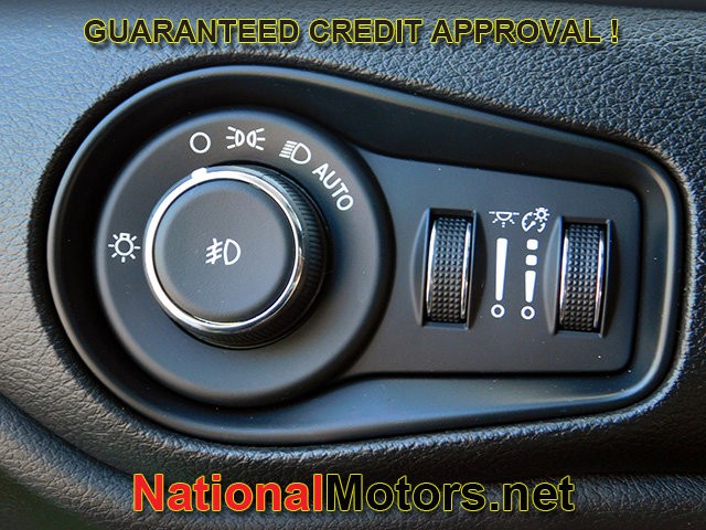 Jeep Renegade Vehicle Full-screen Gallery Image 19